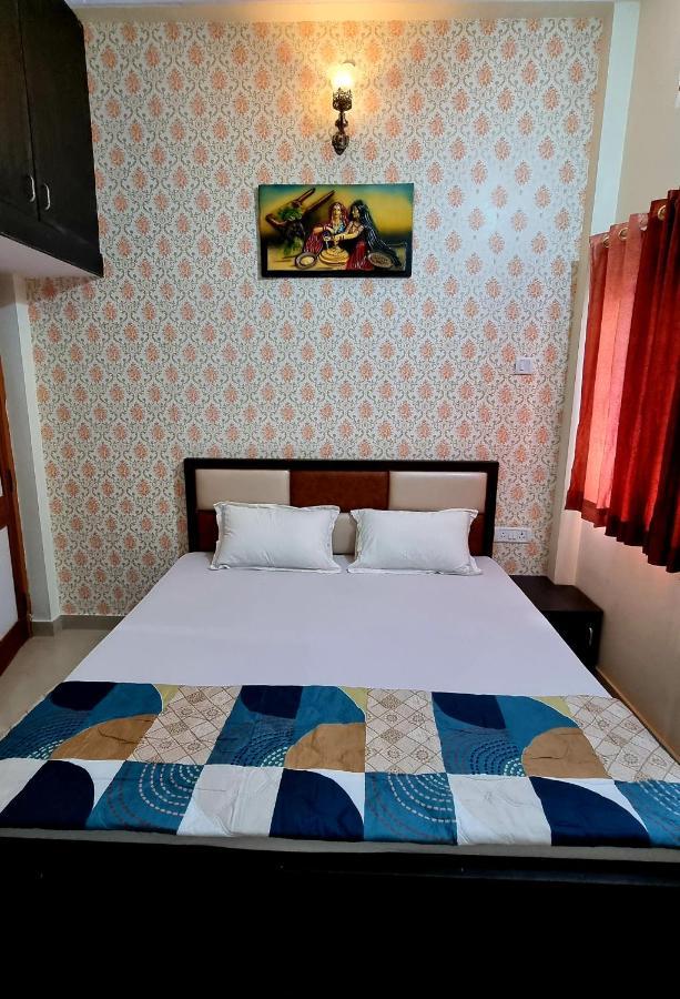 Apartment Aditya Premium Homestay- Furnished Air Conditioned- 2bhk Jabalpur