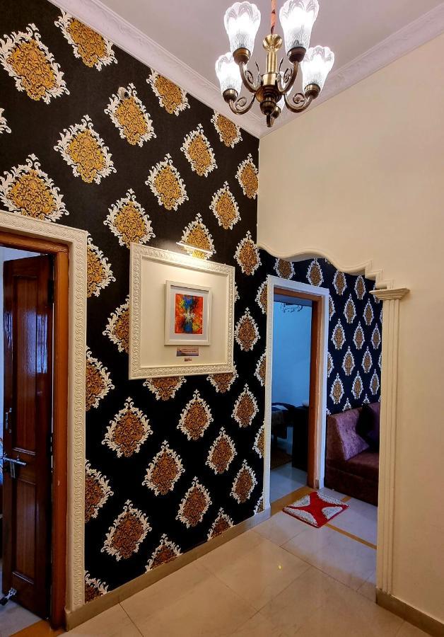 Aditya Premium Homestay- Furnished Air Conditioned- 2bhk * Jabalpur