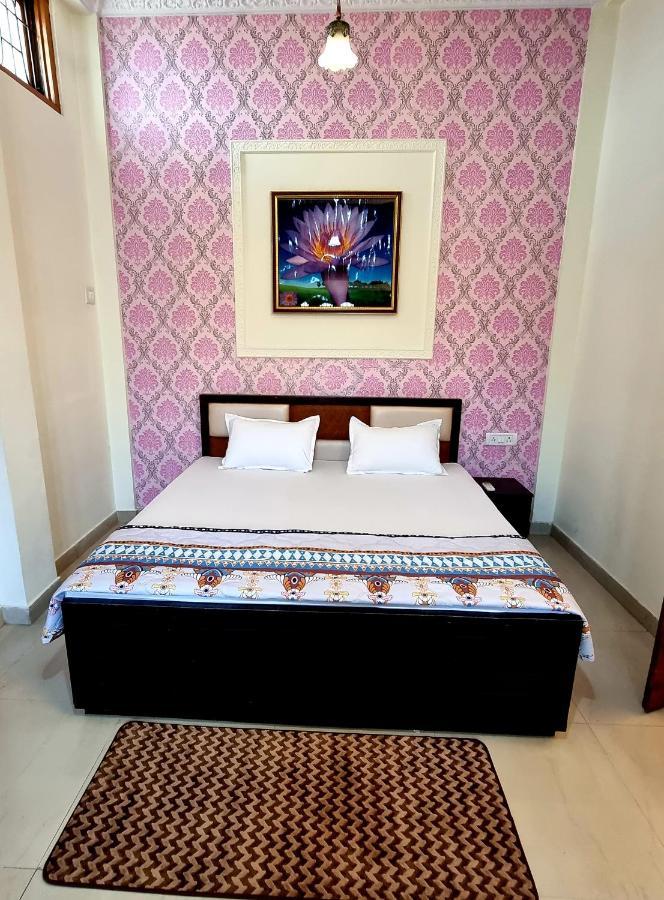 Aditya Premium Homestay- Furnished Air Conditioned- 2bhk * Jabalpur