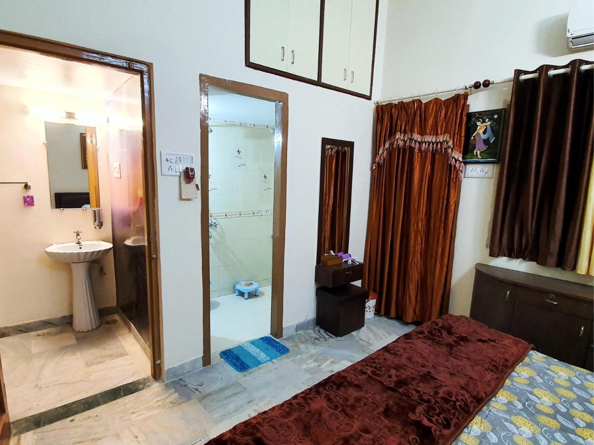 Aditya Premium Homestay- Furnished Air Conditioned- 2bhk Apartment Jabalpur