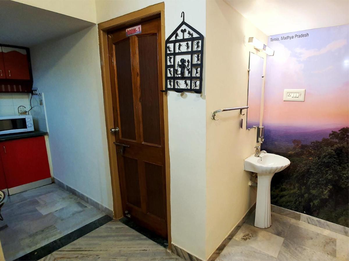 Apartment Aditya Premium Homestay- Furnished Air Conditioned- 2bhk *
